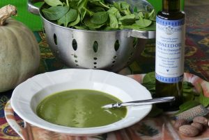 Spinach & Squash Soup with Cold-pressed linseed oil & nutmeg