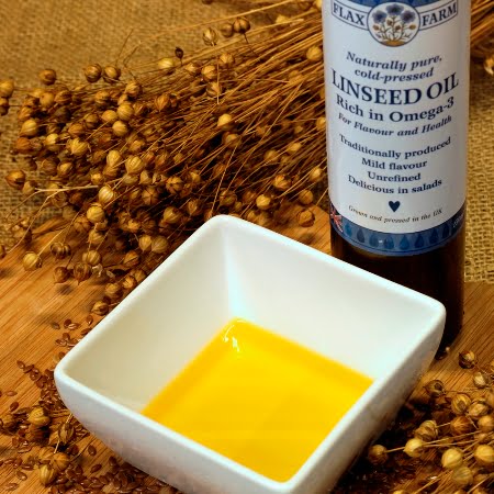 Linseed flaxseed oil omega-3 for vegans and vegetarians