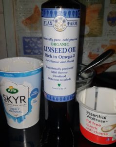 Creamed linseed flaxseed oil with yoghurt-quark-Skre