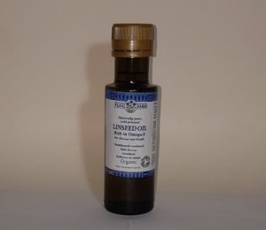 Cold-pressed organic linseed (flaxseed) oil